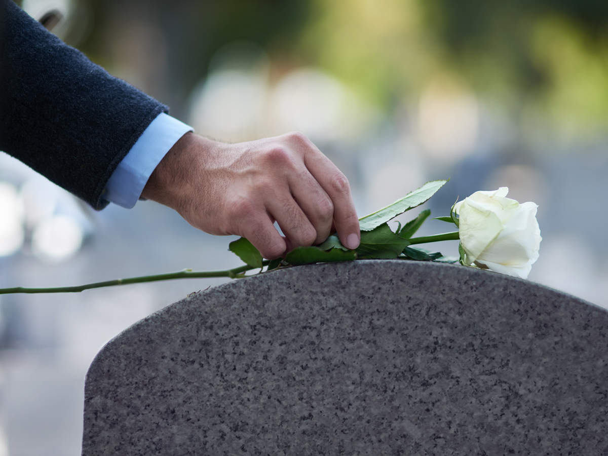 condolence-funeral-flower-messages.jpg